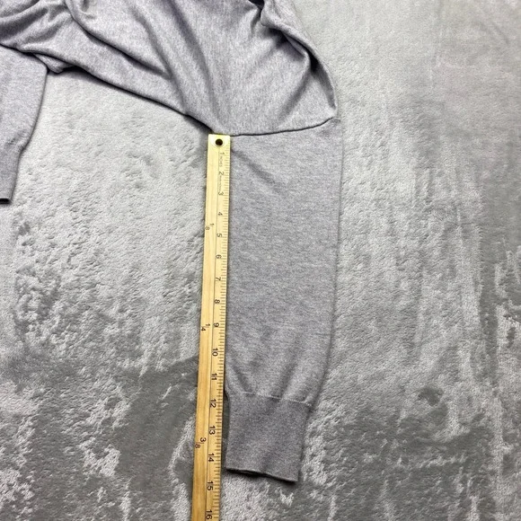 Banana Republic Womens Silk Blend V-Neck Sweater Grey Heather Medium Preppy - Picture 5 of 8